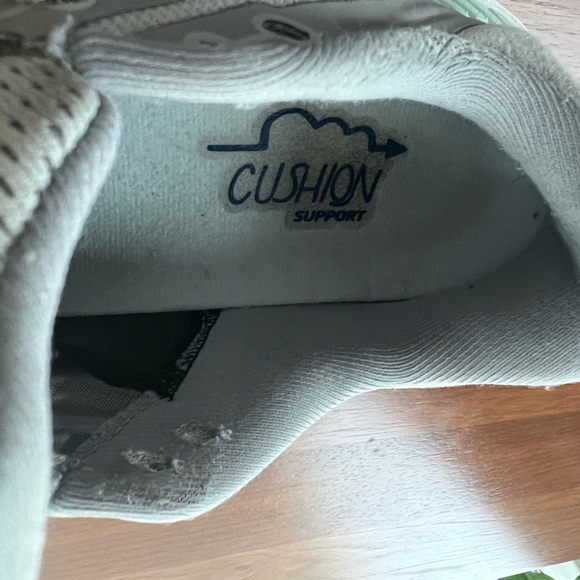 Brooks Adrenaline GTS 22 - Picture 15 of 15